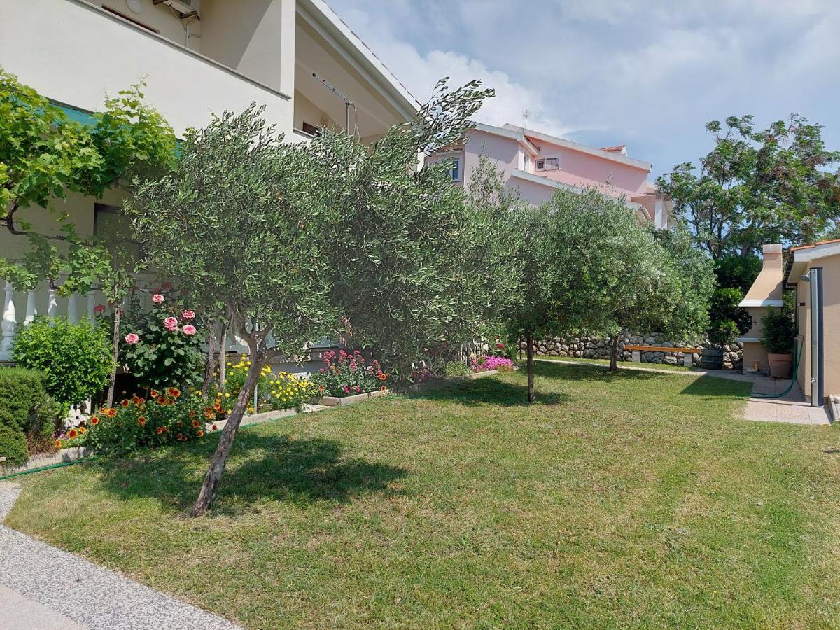 Apartments Vlasici Exterior photo